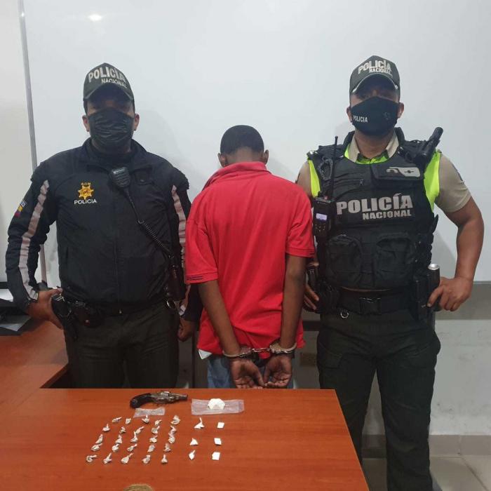 adolescente detenido con arma y drogas
