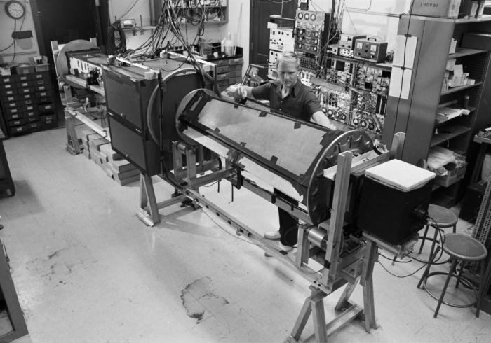 Three scientists share (9153919)