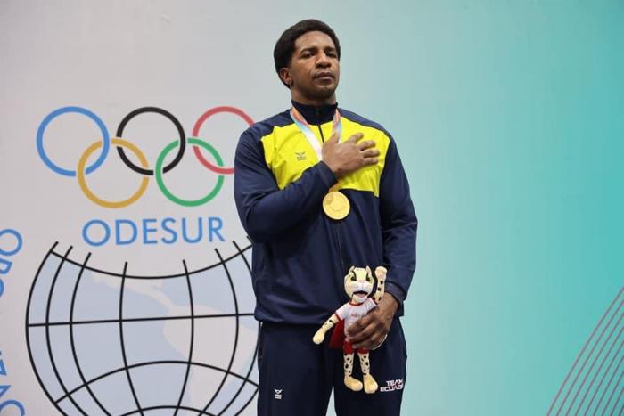 Julio-Castillo-Oro-Box