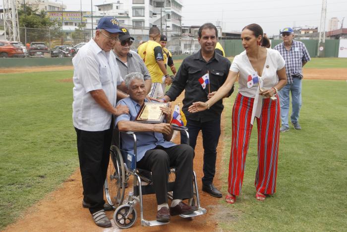 Bonifacio-Morán-Yeyo-Úraga