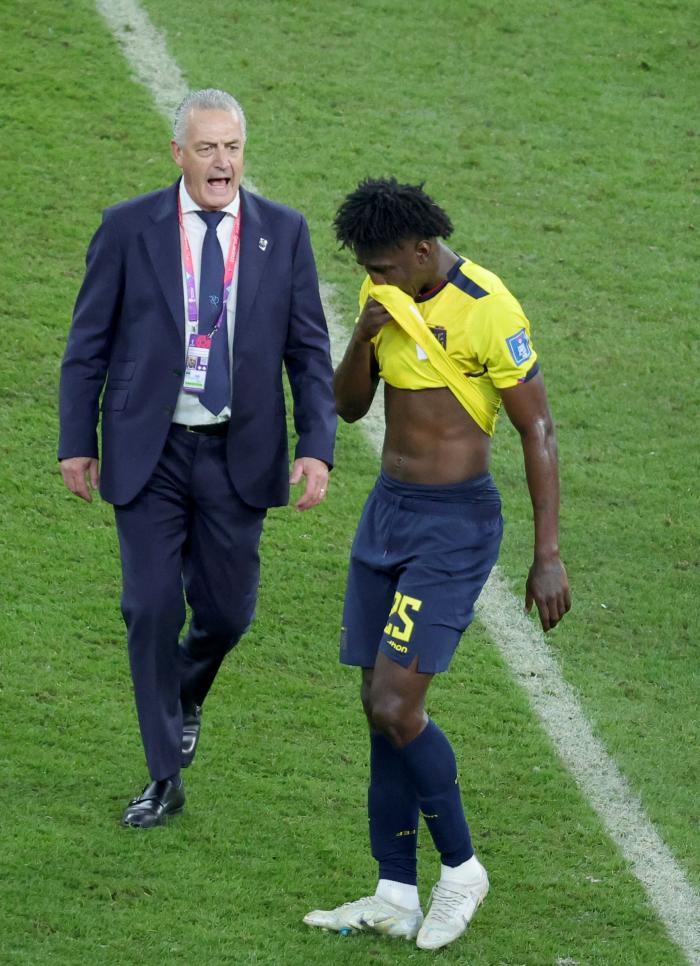 Gustavo-Alfaro-entrenador-Ecuador