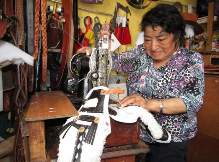 Intercultural_Artesanos_Talabartería_Cuenca