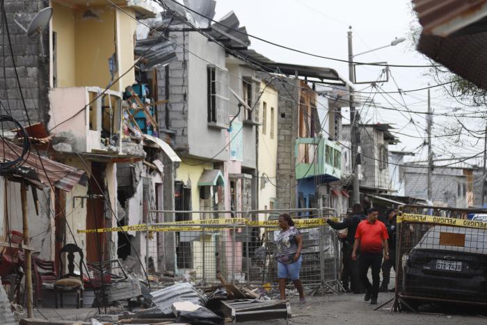 Fachada de algunas de las casas situadas en la calle 8, luego del atentado