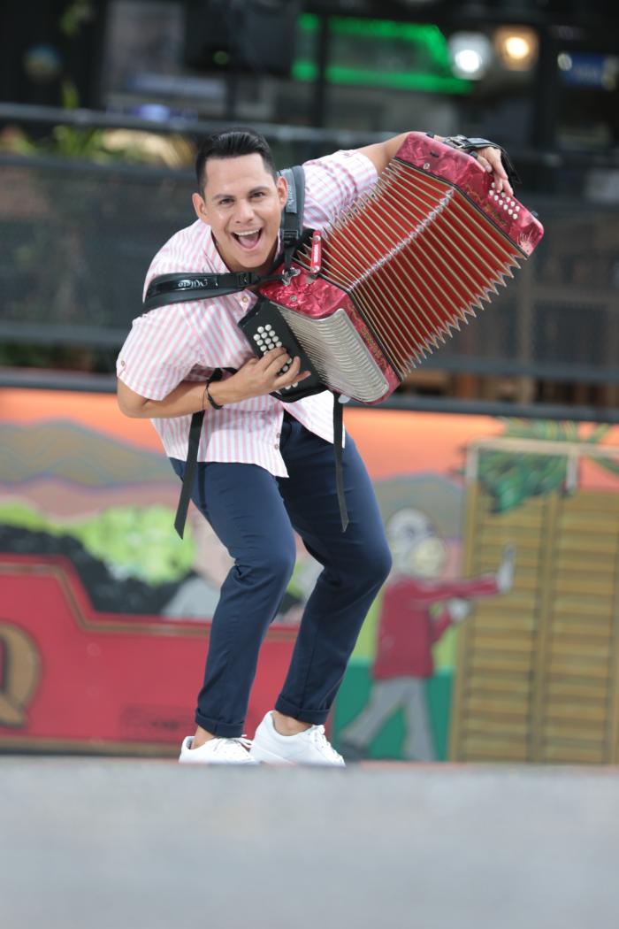 JONATHAN LUNA