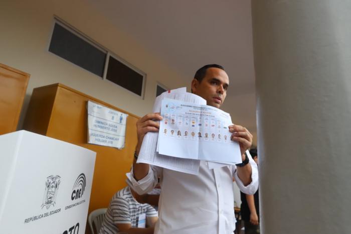 Pedro Pablo Duart durante el sufragio en Guayaquil.