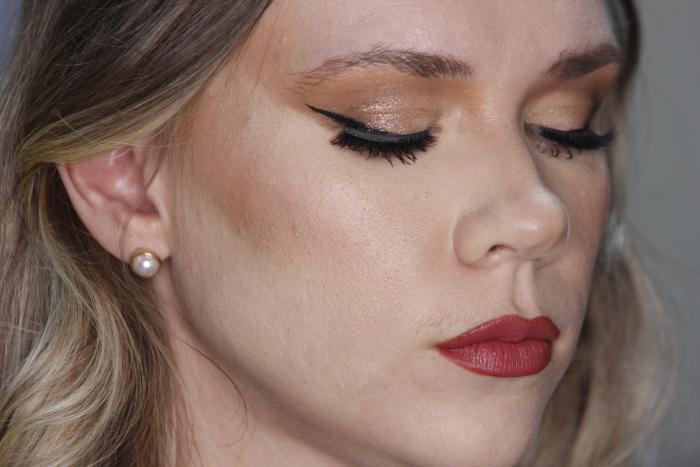 cat eyes delineado