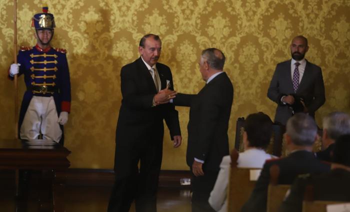 POSESIÓN DE PACO MONCAYO Y WAGNER BRAVO