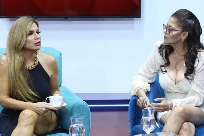 Mariela Viteri y Tábata Gálvez.