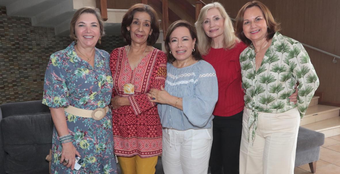 Reencuentro de Alfonso Puig en el restaurante Acqua del Anexo del Tenis Club, Samborondón