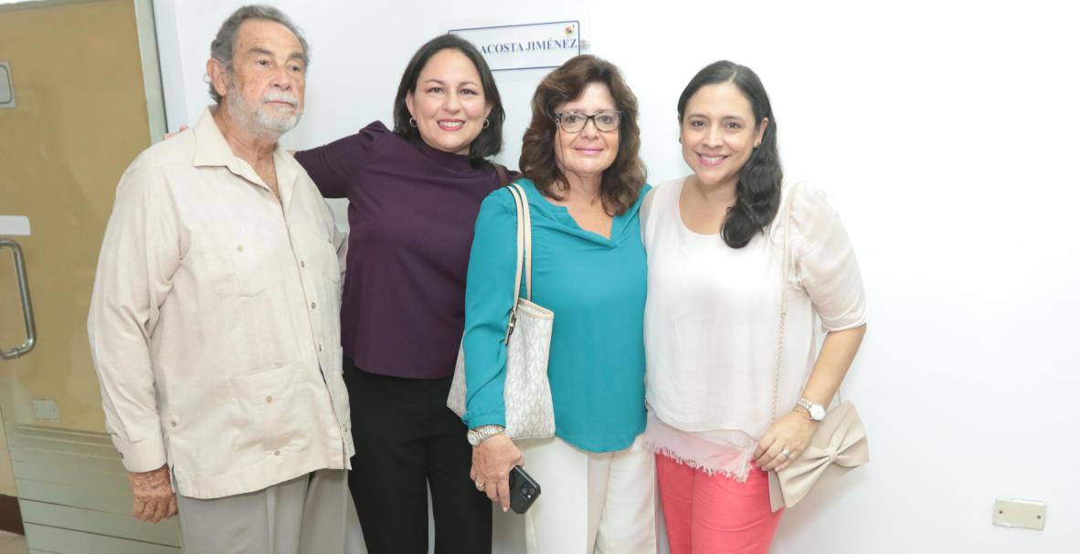 Homenaje a José Acosta Jaramillo en la U. de Guayaquil