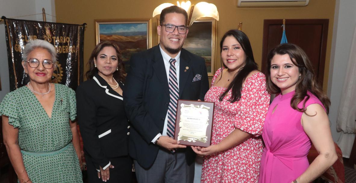 Cambio de directiva Rotario Guayaquil Moderno