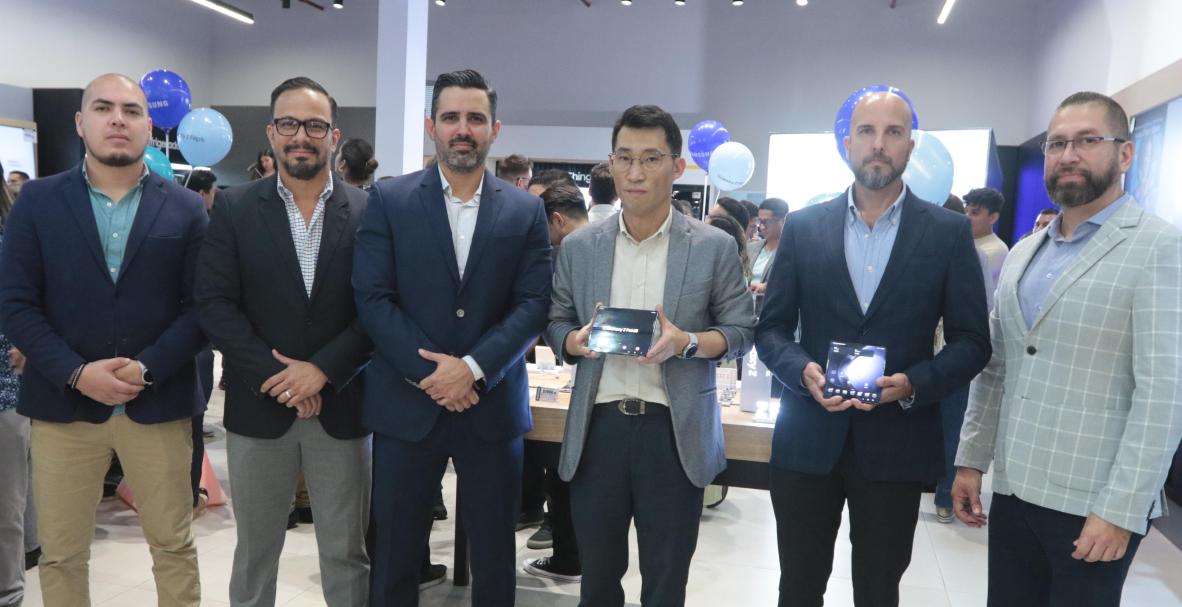 Presentación oficial de los nuevos Galaxy Z Flip5 y Galaxy Z Fold5 de Samsung en Mall del Sol, Guayaquil