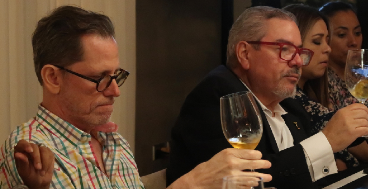 Cata de Chocolate organizada por de Del Sur en L'Oenotheque Wine Experience & Boutique (Samborondón)