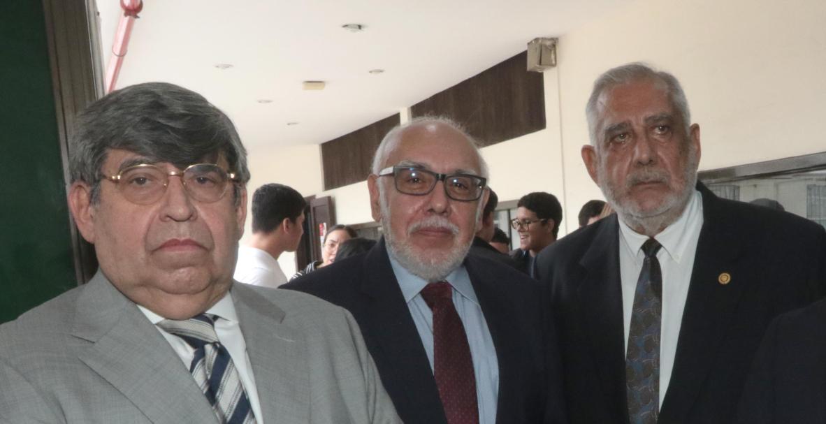 José Reig Satorres recibe el título de honoris causa