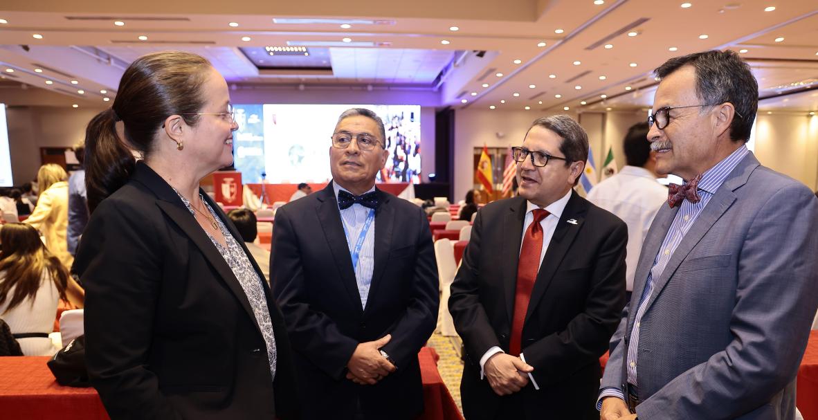 Curso Internacional en la Vanguardia de Medicina Interna organizado por la UDLA