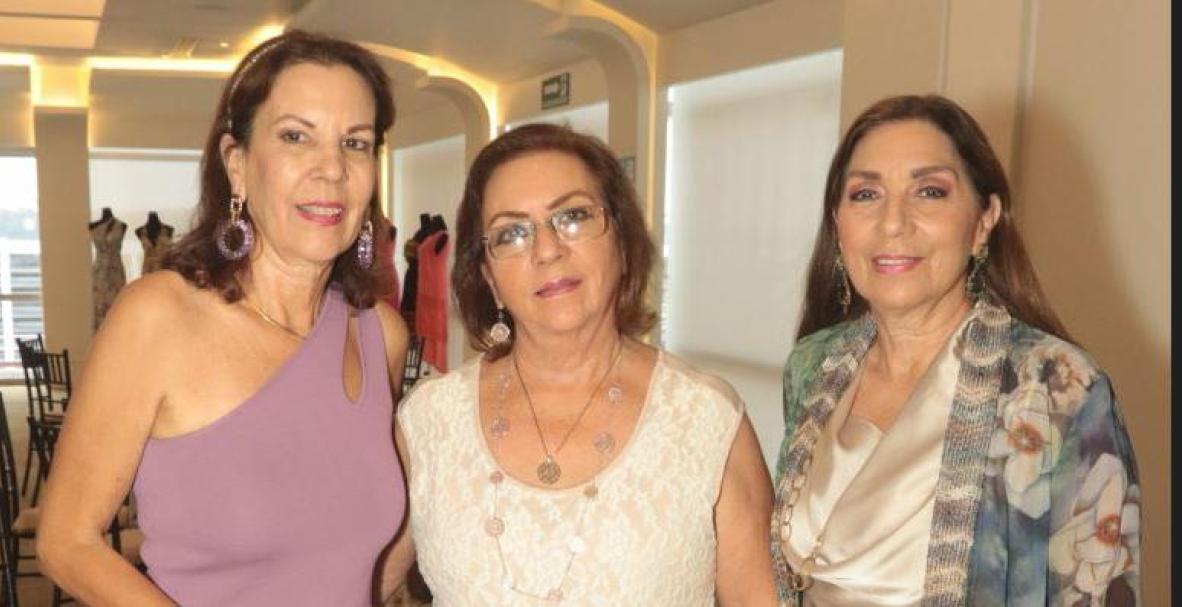 Teresa Valencia celebra 25 años en la moda con un desfile a beneficio de Solca