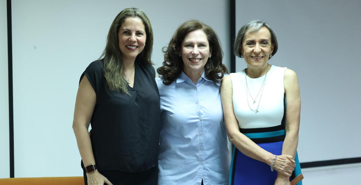 Mónica Maruri presenta su libro 'Una vida inusual'