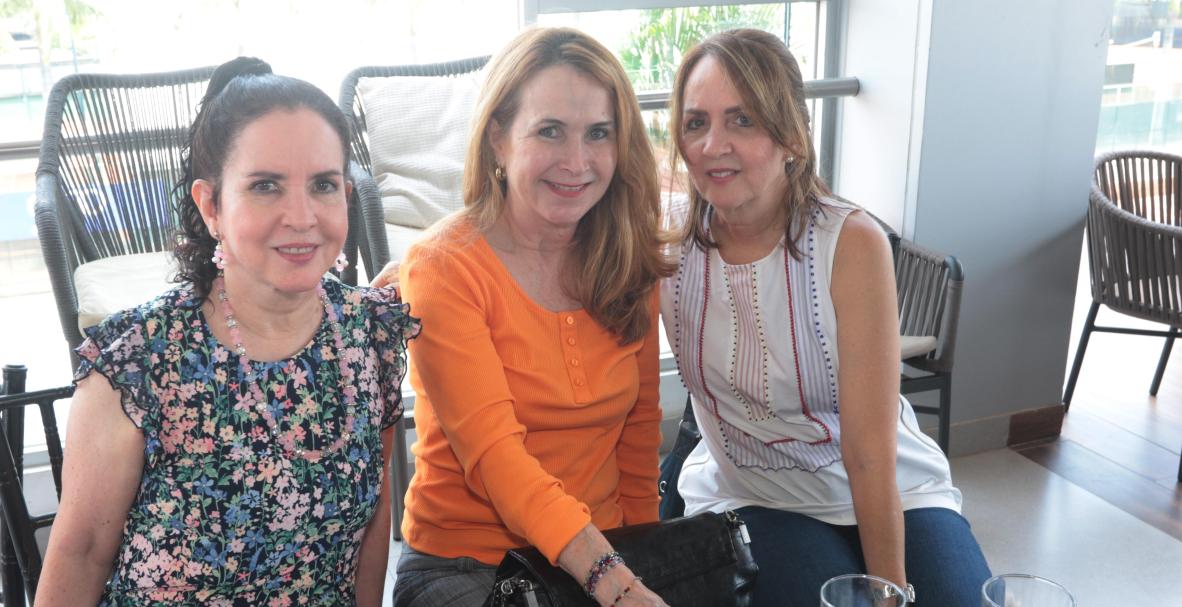 Cumpleaños 61 de Paola Rivera en el Anexo del Tenis Club