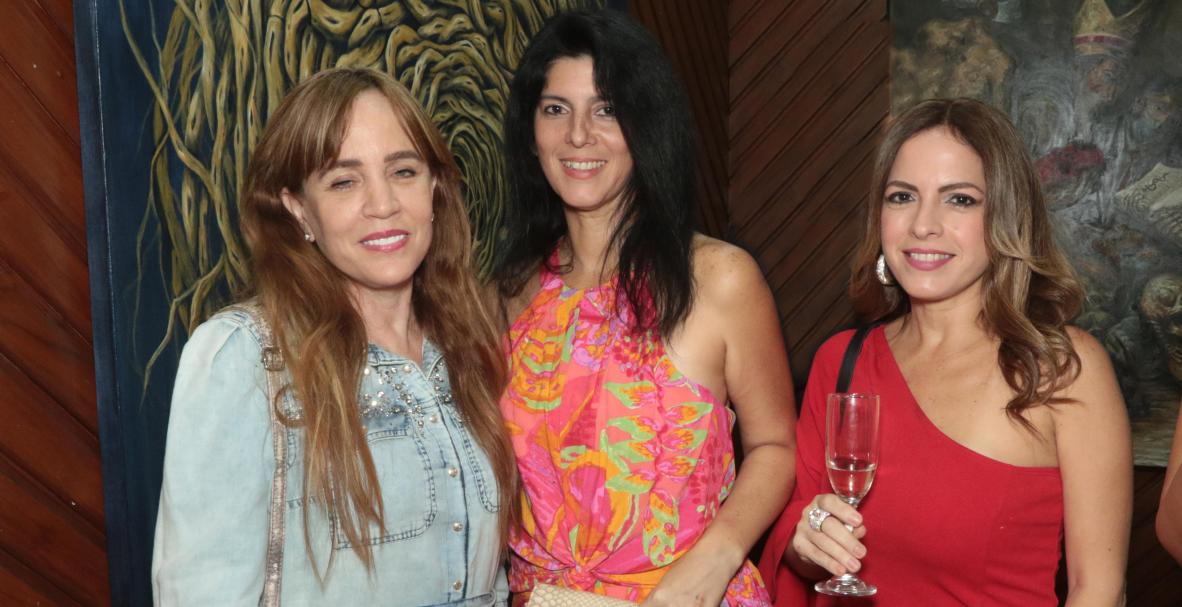 María del Mar Proaño participó en la VII Bienal Internacional de Pintura de Guayaquil Álvaro Noboa Pontón, organizada por el museo Luis Noboa Naranjo.