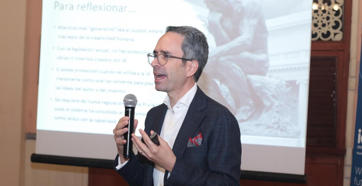 Conferencia Pedro Moreno de los Ríos organizada por Falconi Puig Abogados en el Parque Histórico.