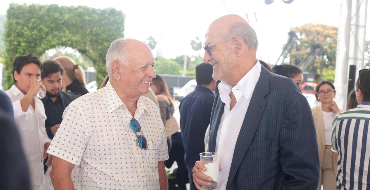 Primera piedra Yoo Guayaquil