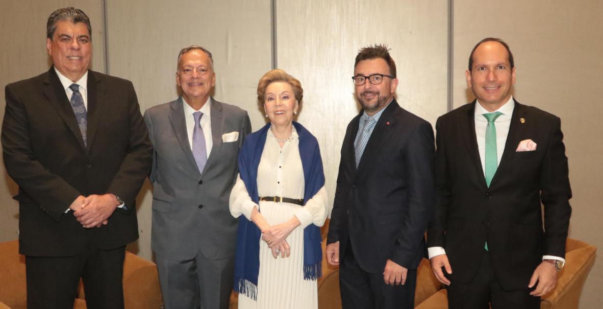 Embajador de Italia, Giovanni Davoli, se reune con la comunidad italiana en Guayaquil