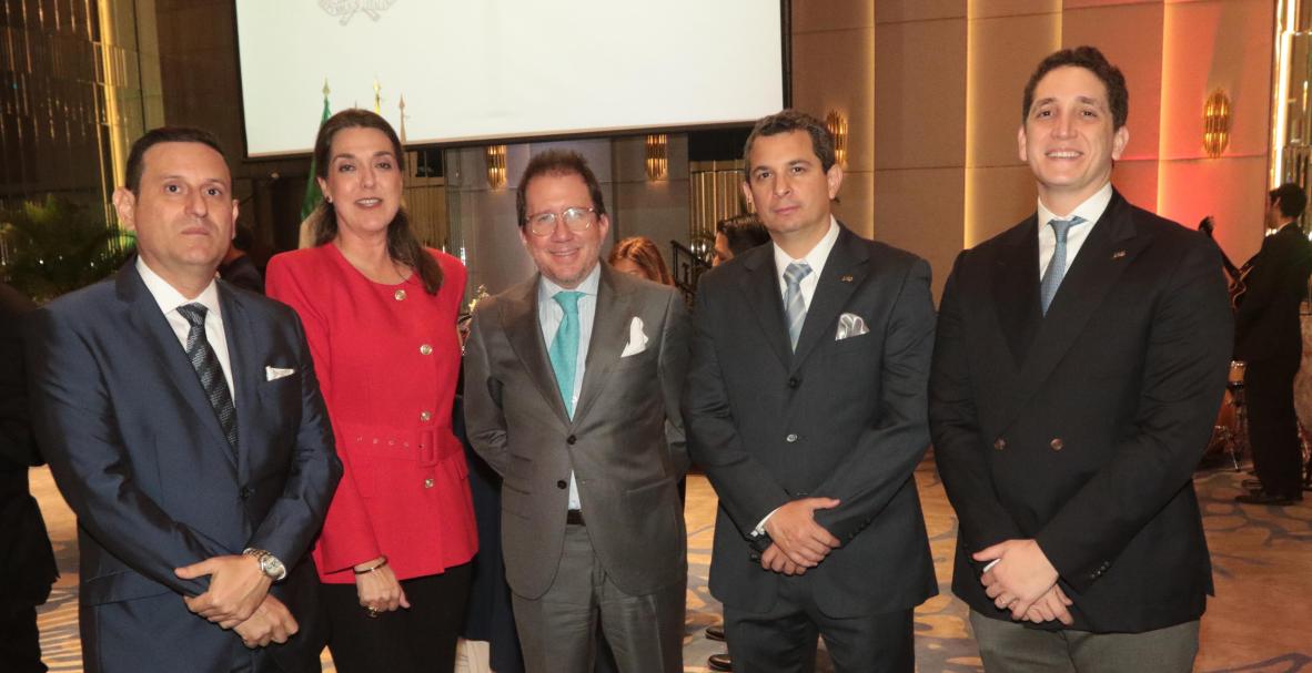 Embajador de Italia, Giovanni Davoli, se reune con la comunidad italiana en Guayaquil