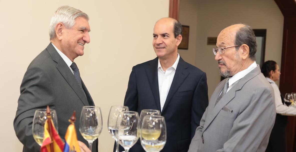 Presentación del nuevo embajador de España en la Cámara Española