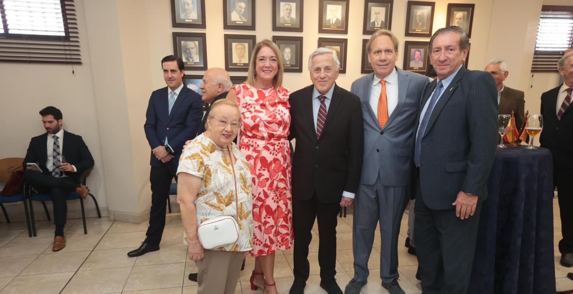 Presentación del nuevo embajador de España en la Cámara Española
