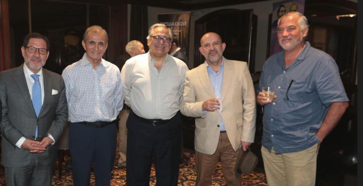 Politiza2 en vivo en el Bankers Club