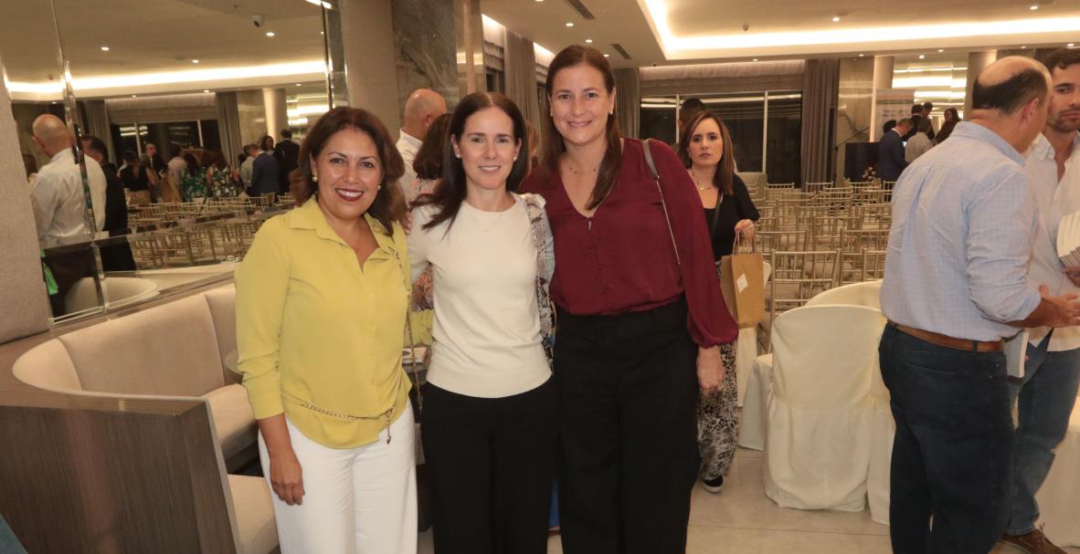 Padre Felipe Ríos lanza el libro Sin Atajos