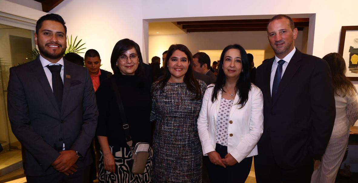 Embajador de Perú ofrece un coctel empresarial