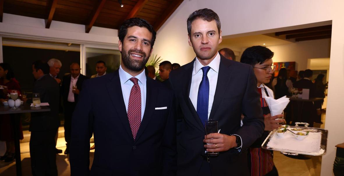 Embajador de Perú ofrece un coctel empresarial
