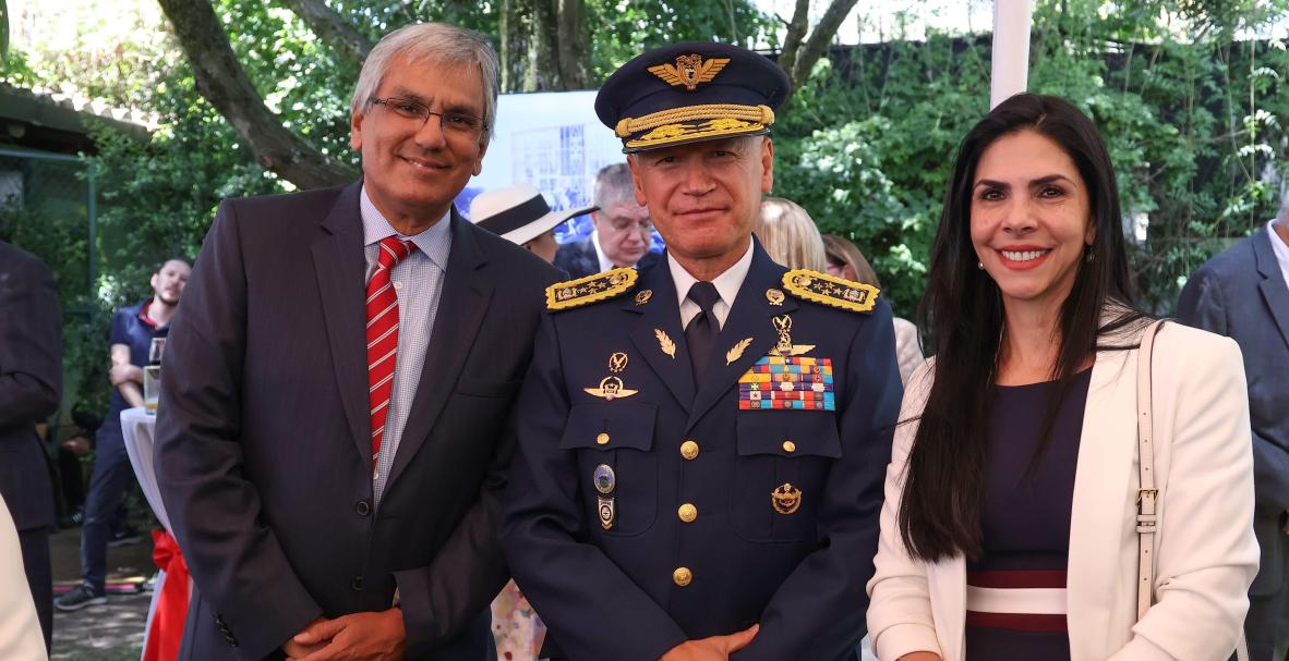 Embajada de Francia celebra Día Nacional, en la residencia del embajador en Quito. Despedida del embajador Frédéric Desagneaux