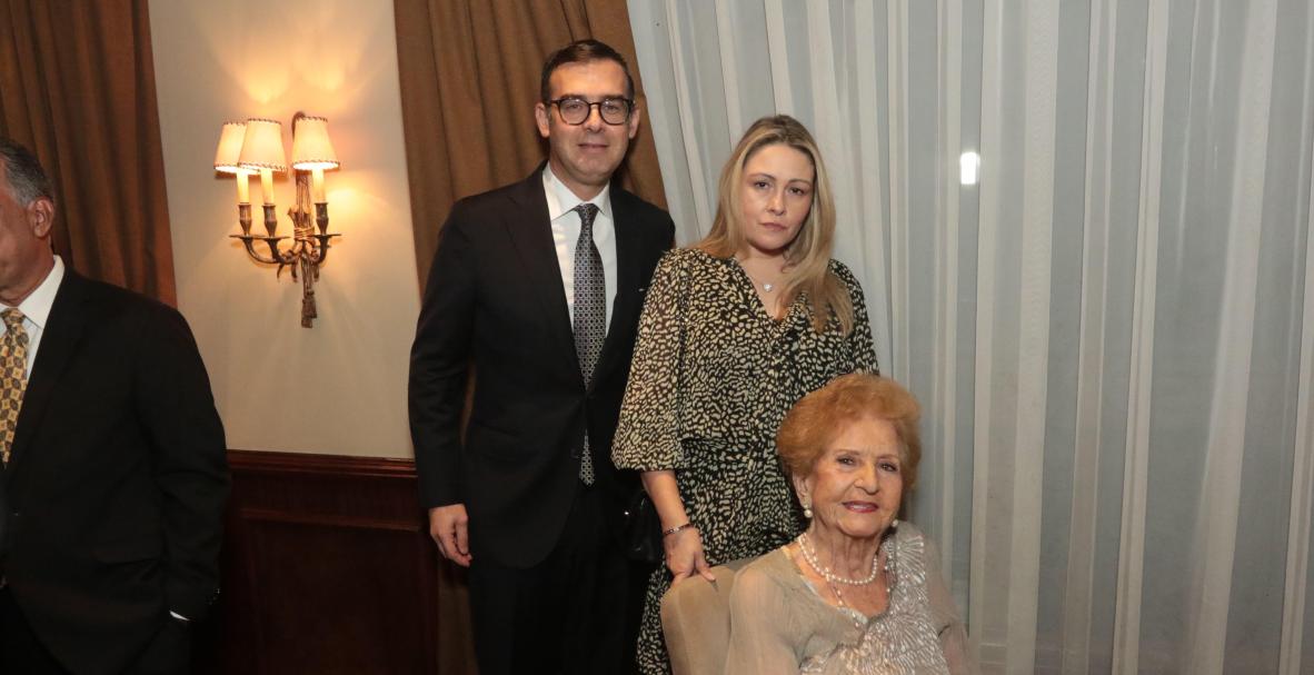 Xavier Simon Isaías. Condecoración de la Asamblea Nacional y Parlamento Andino.