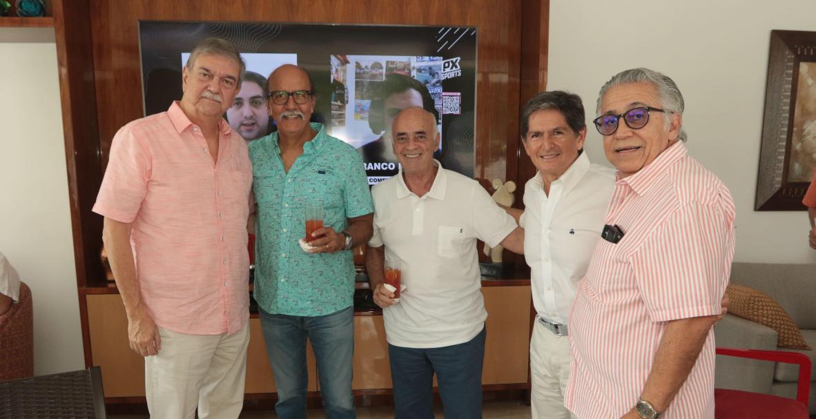 Luis Burgos, cumpleaños y reencuentro excompañeros Colegio Javier.