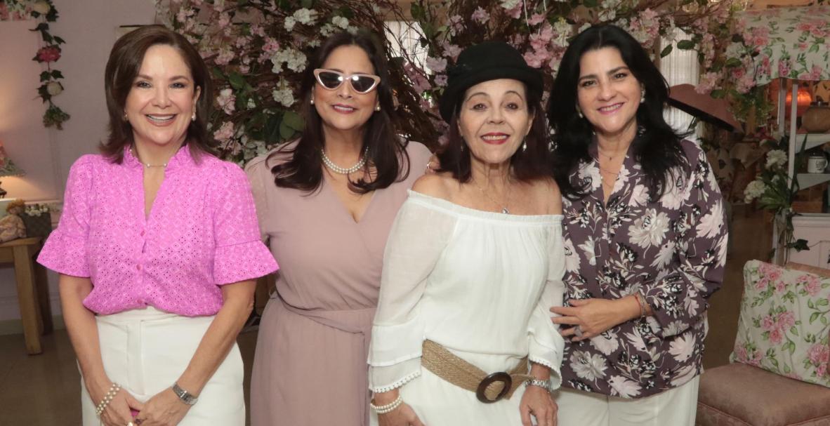 Cumpleaños Pili Velarde en Santo Café