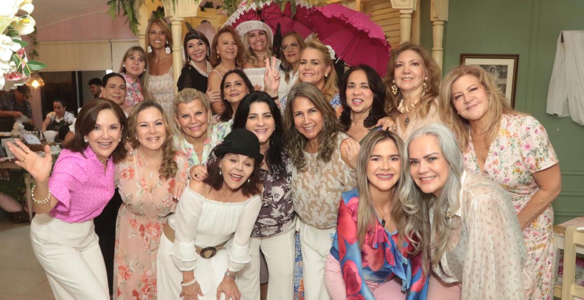 Cumpleaños Pili Velarde en Santo Café