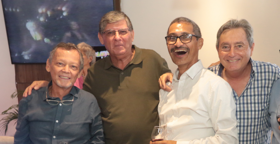 Promoción 7 Alemán Humboldt de Guayaquil celebra 50 años de graduados