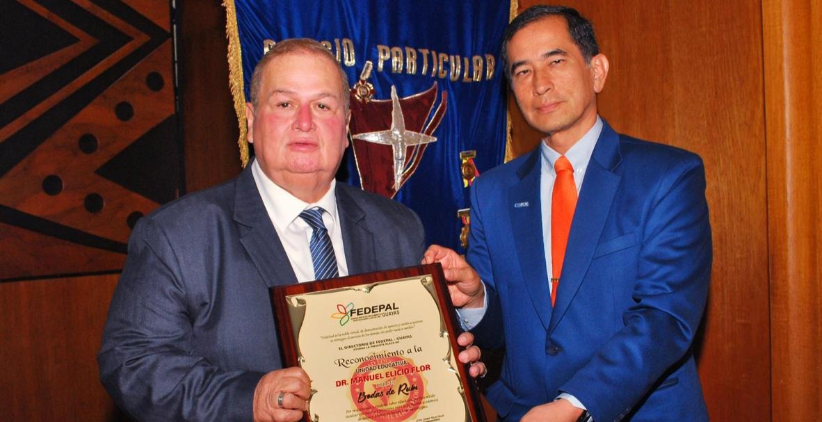 COLEGIO DR. MANUEL ELICIO FLOR , BODAS DE RUBÍ (40 AÑOS)