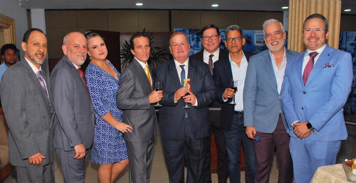 COLEGIO DR. MANUEL ELICIO FLOR , BODAS DE RUBÍ (40 AÑOS)