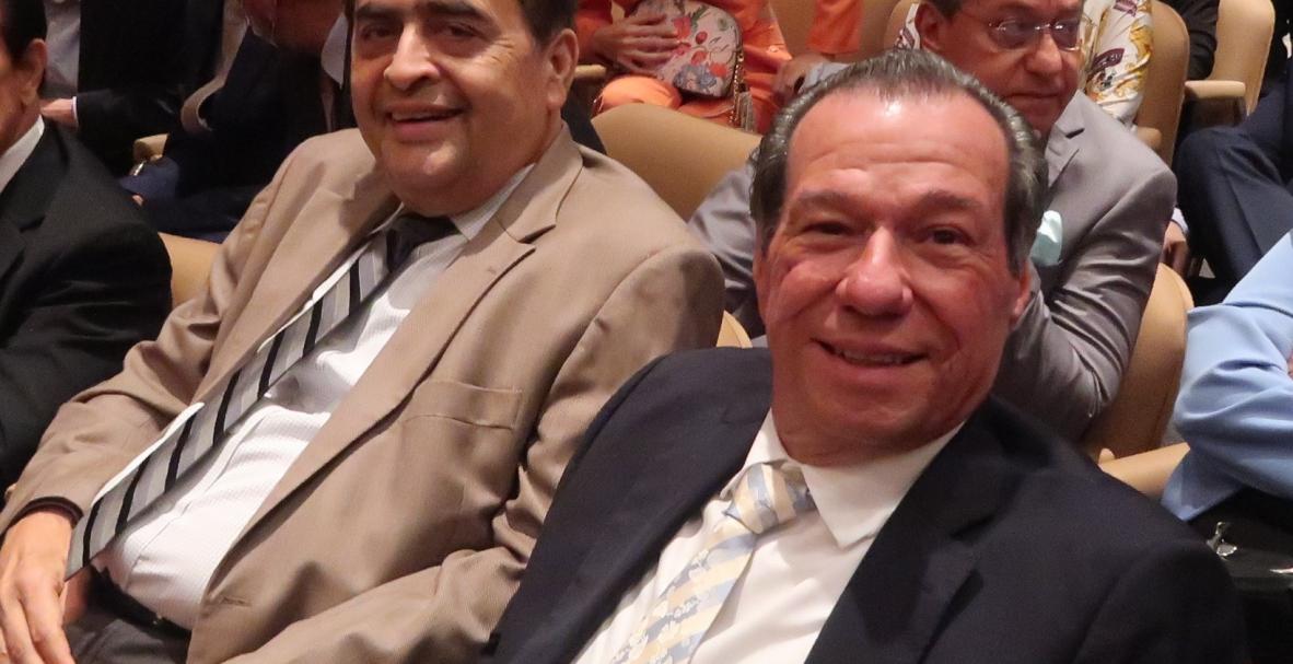 Condecoración al Mérito en grado de Caballero a Galo Martínez Leisker. El director de diario EXPRESO junto al presidente de la República, Guillermo Lasso Mendoza.