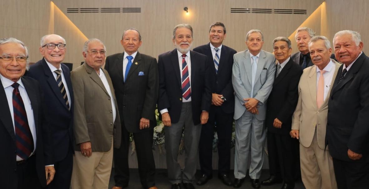 Celebración Día del Abogado Ecuatoriano en la U. Católica de Santiago de Guayaquil.