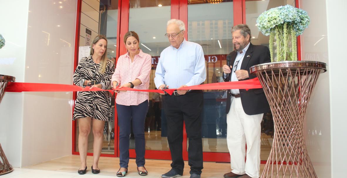 Inauguración Red Kobster en Riocentro Ceibos.