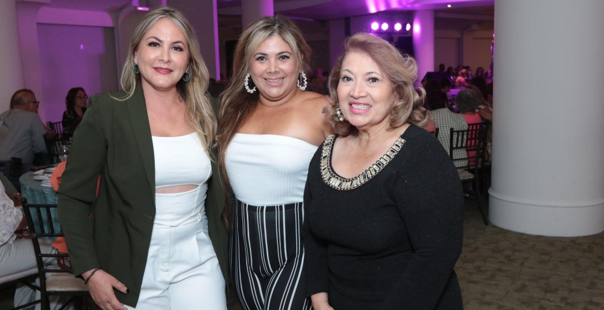 Entre vinos y canciones, evento organizado por el Anexo del Tenis Club (Samborondón)