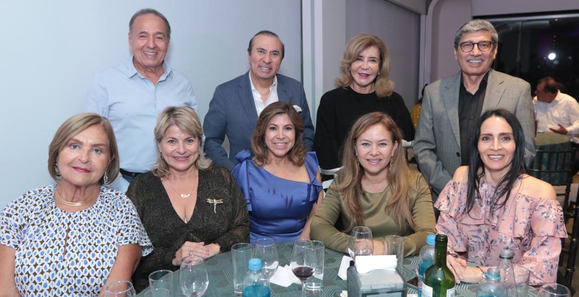 Entre vinos y canciones, evento organizado por el Anexo del Tenis Club (Samborondón)