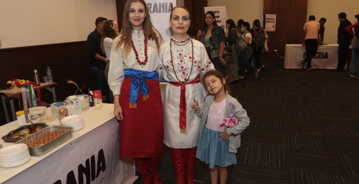 María Pokrovskaya, Oleksandra Danilchenko y Amelia Espinoza.