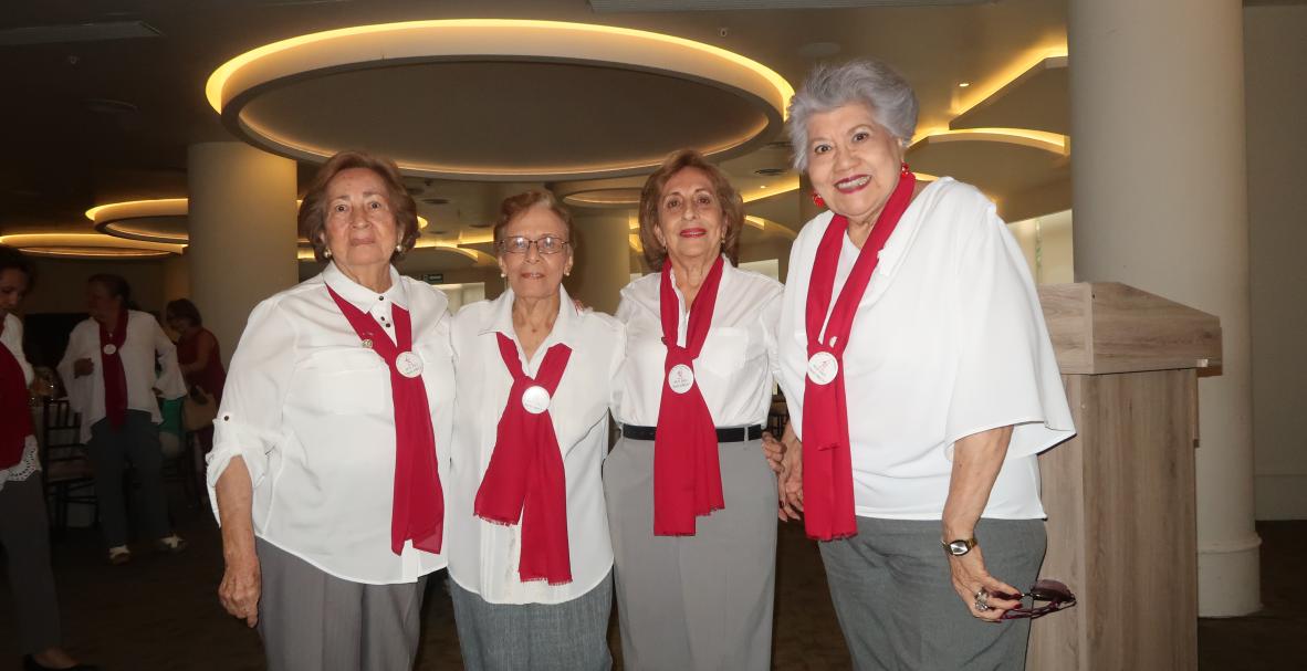 Reunión Siempre en Septiembre, del colegio Dolores Baquerizo