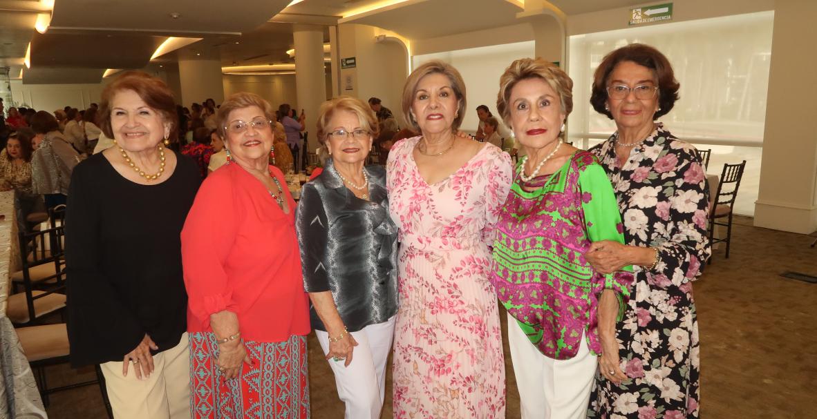 Reunión Siempre en Septiembre, del colegio Dolores Baquerizo