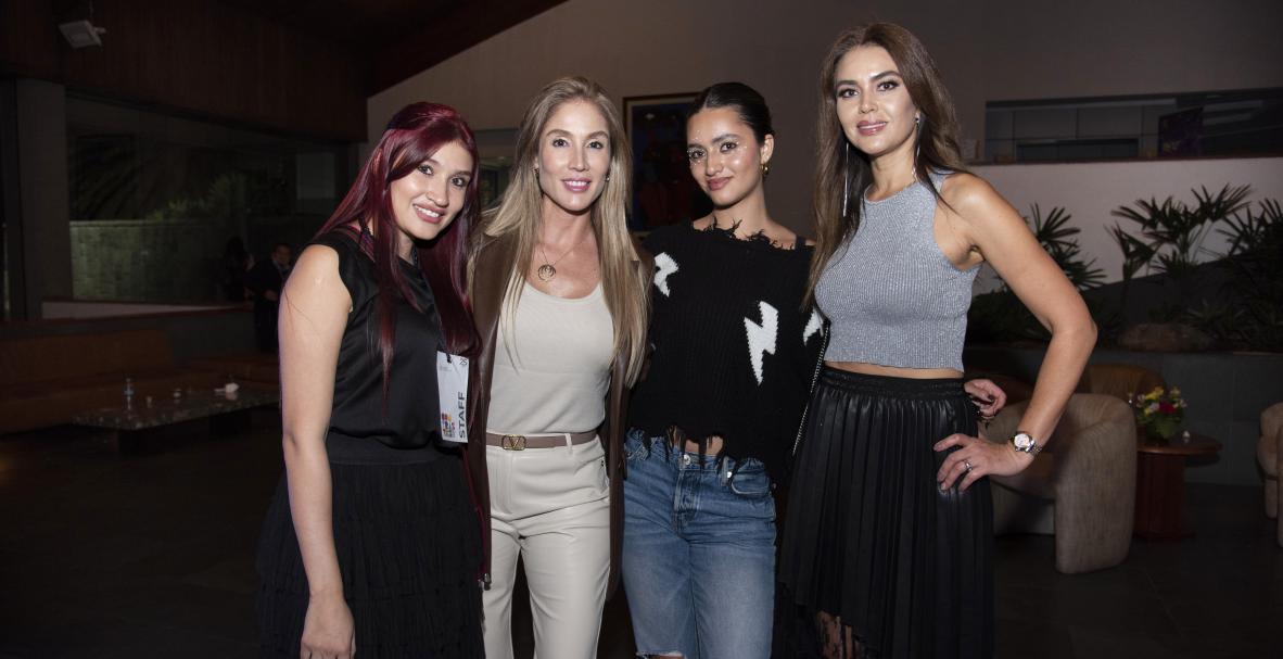 Desfile Contrastes de la Fundación Reina de Quito